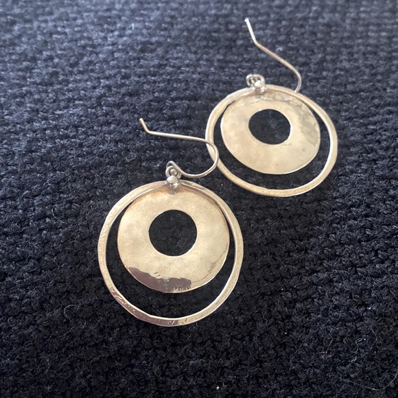 Silpada hammered double circle sterling silver hoop earrings - Picture 2 of 2